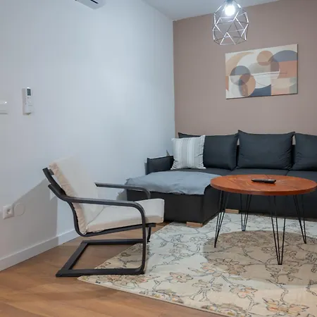 Rose-2025 Renovated Garden View Apartman Porec