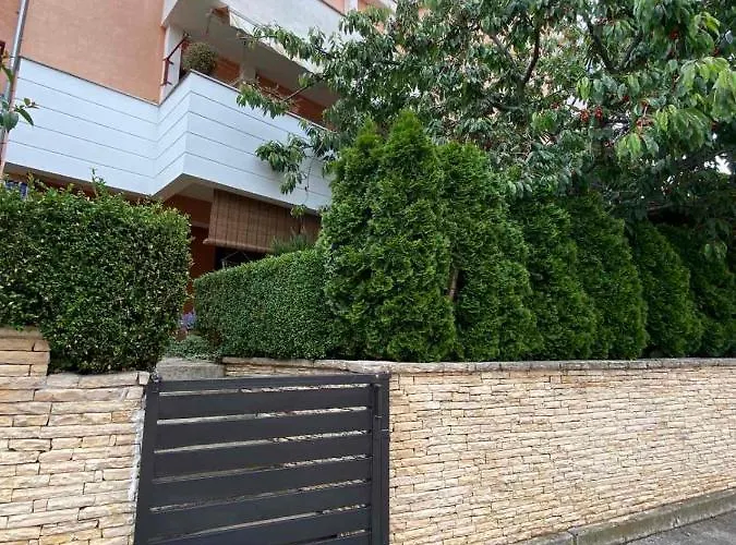 Rose-2025 Renovated Garden View Apartman Porec